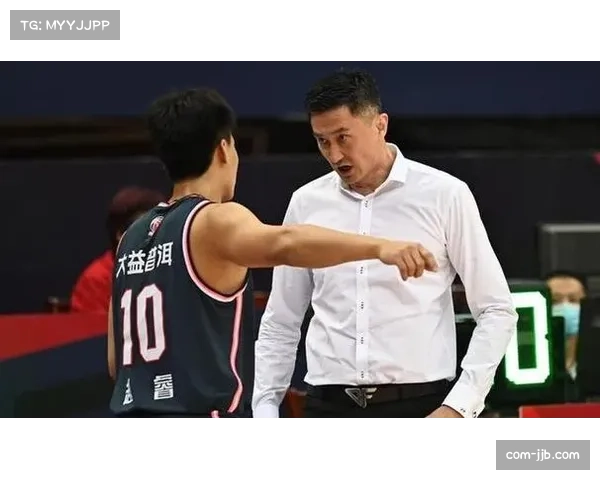 杜锋应对三分信心危机 球员空位犹豫动作变形需破局